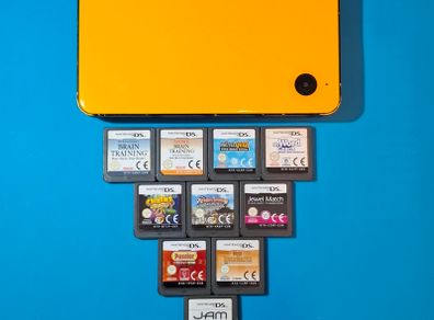 DSi XL Boxed (Yellow)