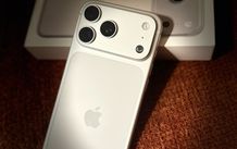 iPhone 17 Pro Max 256GB Silver Like New  Mint Condition (95% Battery Health)