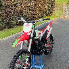 VMX 250cc Dirt Bike - Low Hours - Very Clean