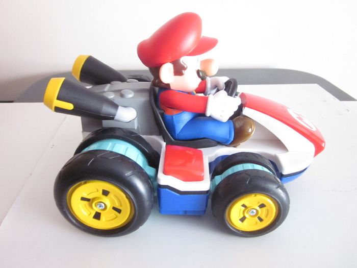 Nintendo Mario Kart 8 Anti Gravity RC Racer Remote Control Car