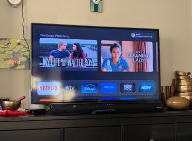 Samsung 40" led tv + Sharp 21" sound bar kit