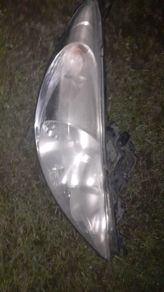 drivers side Peugeot 207 headlight