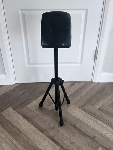 tattoo tattoo arm rest