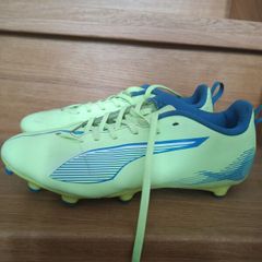 boy's football shoes. UK 5.5