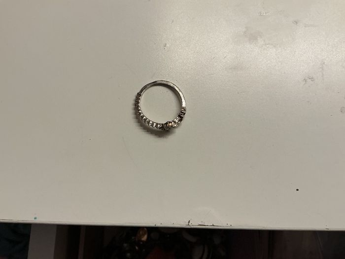 Silver tone star design ring