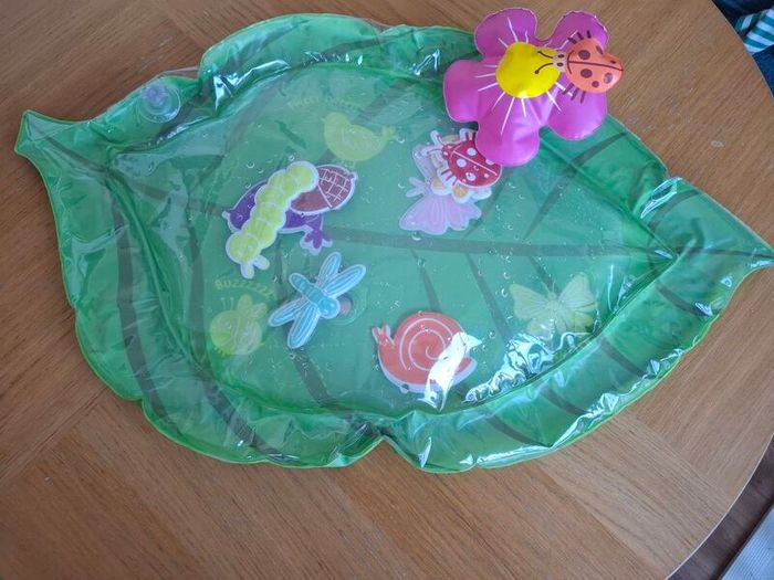Tummy time lily pad