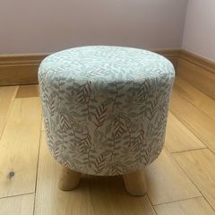 Small foot stool