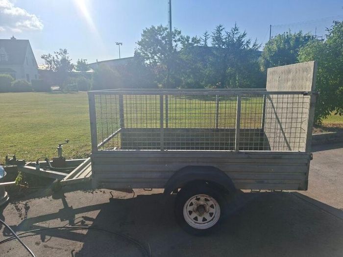 Car trailer
