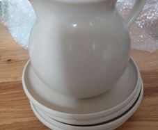 jug and 4 plates