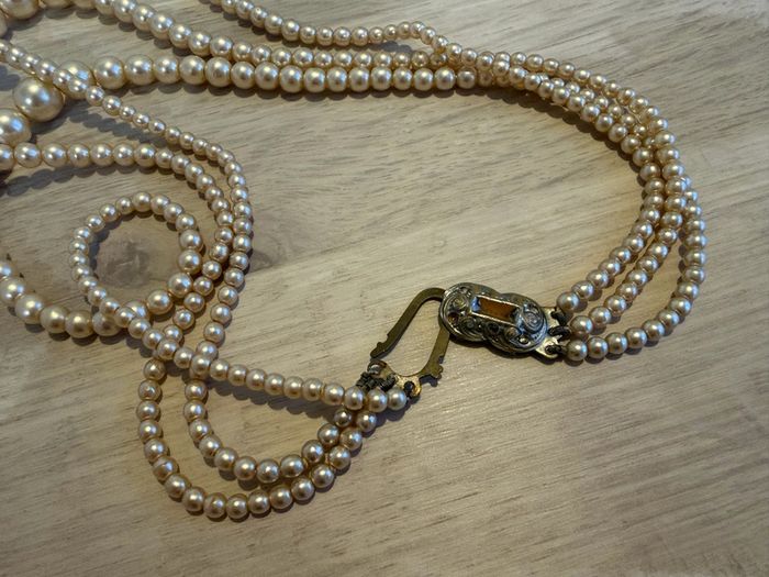 Pearl necklace and bracelet