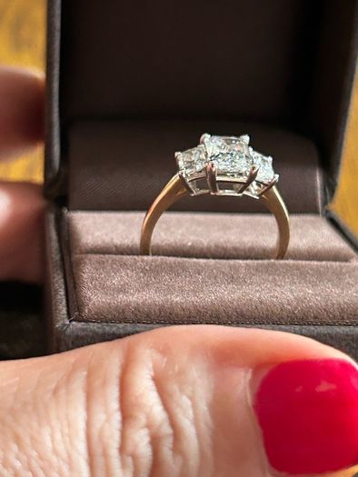 Beautiful brand new diamond engagement ring