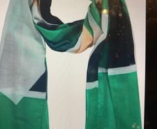 SAMOON BARGAIN PRICE. New Light Weight Scarf In Jade Green Dark Navy Beige And White .length Is 180 Cm