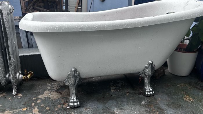 Ex Showroom Niki Bathrooms Free Standing Bath with Silver Claw Feet