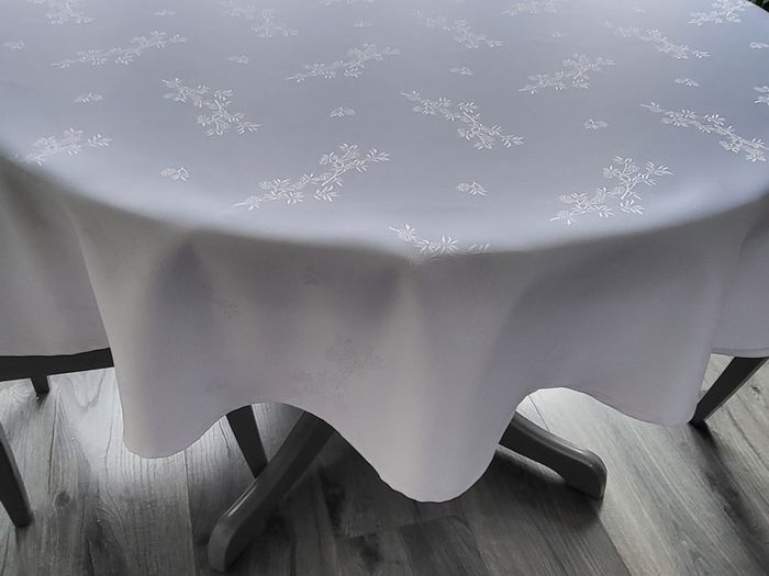 White tablecloths. Made to measure. Round. Rectangular, square - any size.