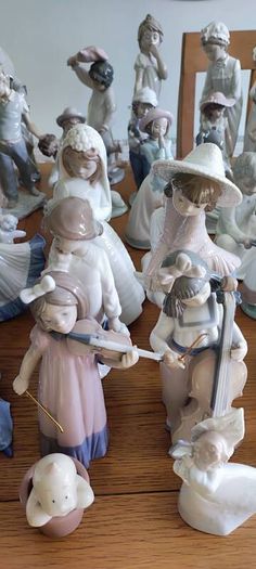 Nao Figurines