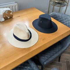 2 Mens Hats.