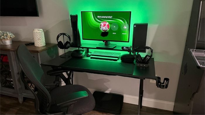 Secretlab Magnus metal desk gaming