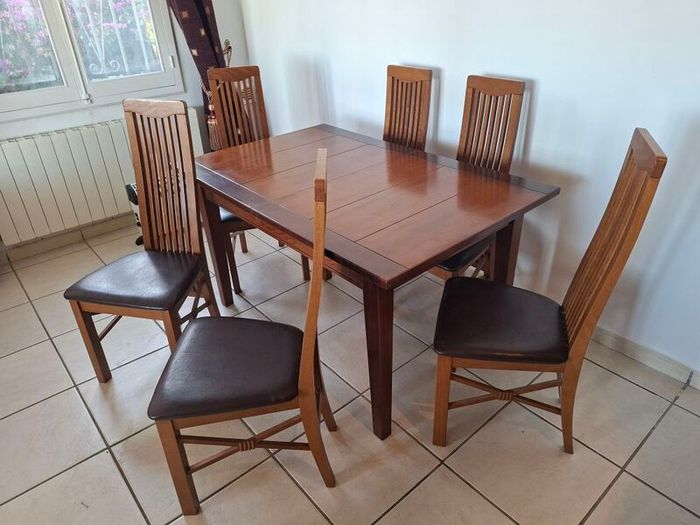 High End Mahogany Table & Chairs