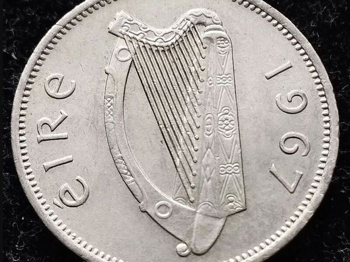 [#351] - Ireland 1967 | Irish 6p | Six Pence | Wolfhound | KM.13a