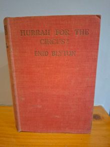 Enid Blyton Hurrah for the Circus