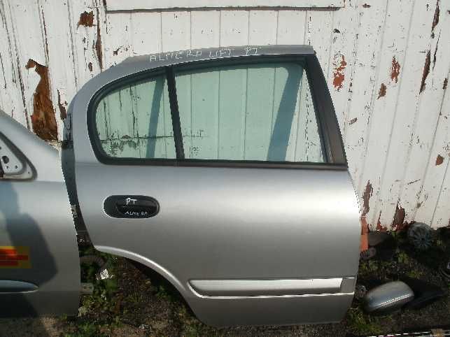 almera -n16 '06  Right Rear silver door in perfect condition!
