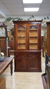 Antique Mahogany Bookcase / Display Cabinet