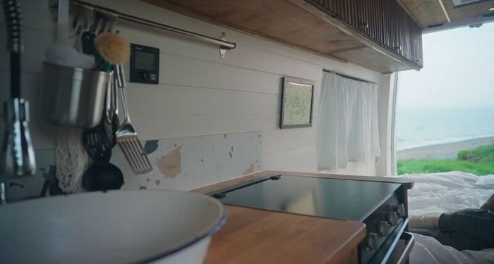 Mercedes Sprinter Campervan (Off Grid Spec)