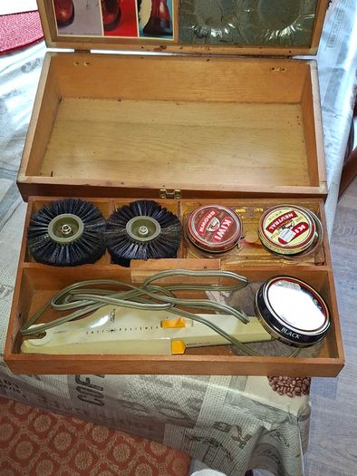 2 Vintage mid-20th-century Electric Shoe Polisher Kit Housed in a Wooden Storage Box. Postage Available or Collection PRICE IS FOR 1 ONLY