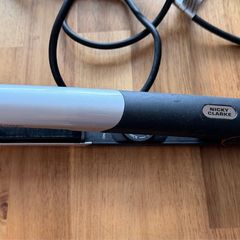 Nicky Clarke hair straightener