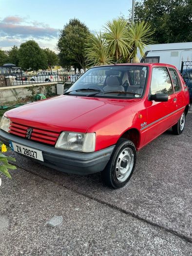 Peugeot 205