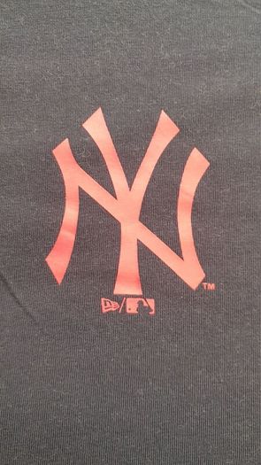 Official New York Yankees Black T-Shirt