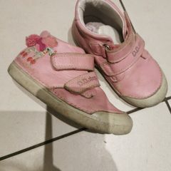 D. D. Step girl shoes, barefoot size 25