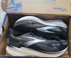 Brooks trainers UK6.5