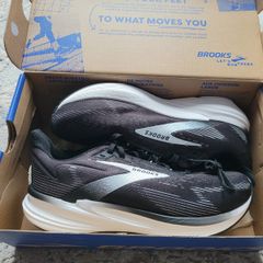 Brooks trainers UK6.5