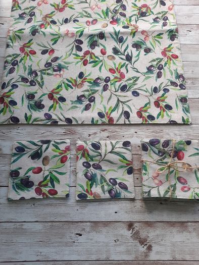 Table runner 30cm x 180cm / Placemats/Coasters