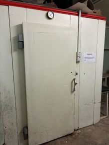 Small commercial cold room