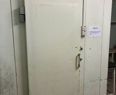 Small commercial cold room