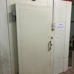 Small commercial cold room
