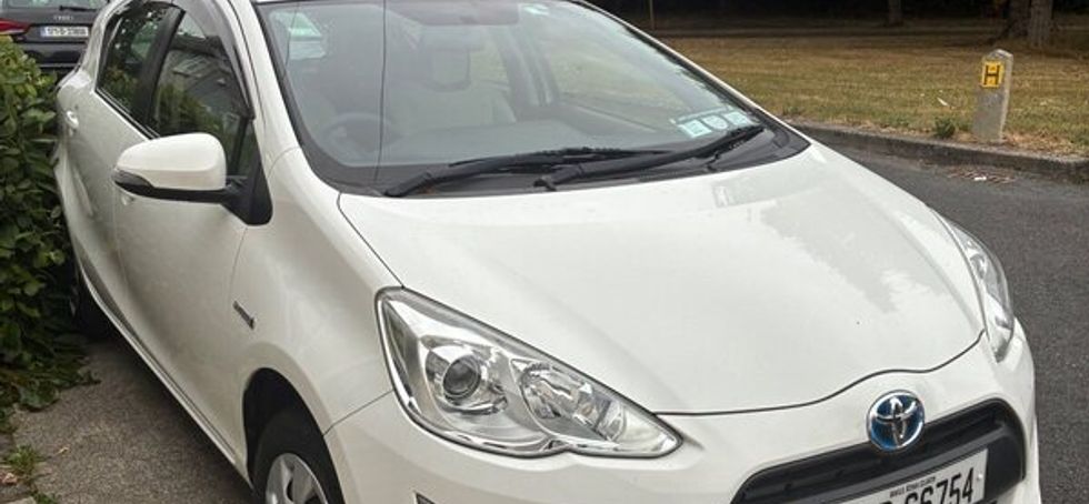2016 Toyota Aqua Petrol Hybrid Auto LONG TAX & NCT