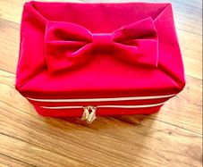 Brand New Estee lauder beauty case / makeup bag