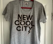 Tommy Hilfiger tshirt - sz l