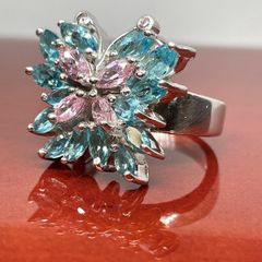 Sterling silver ring with Topaz