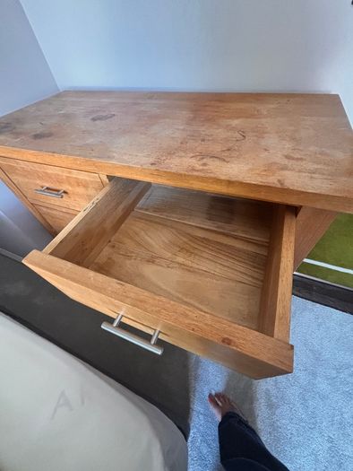 Chest of drawers