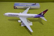 Hawaiian 1:200 scale model airplane, Boeing 767 aircraft, NEW