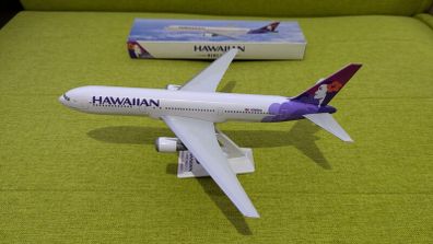 Hawaiian 1:200 scale model airplane, Boeing 767 aircraft, NEW