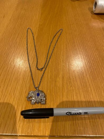 Long Chain With elephant pendant clock