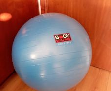 Body sculpture gym ball