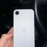 iPhone 16e Image 4