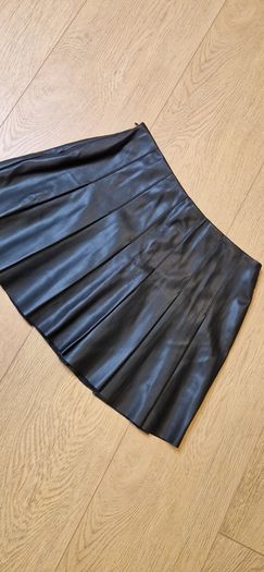 Stradivarius Faux Leather Pleated Skirt - M