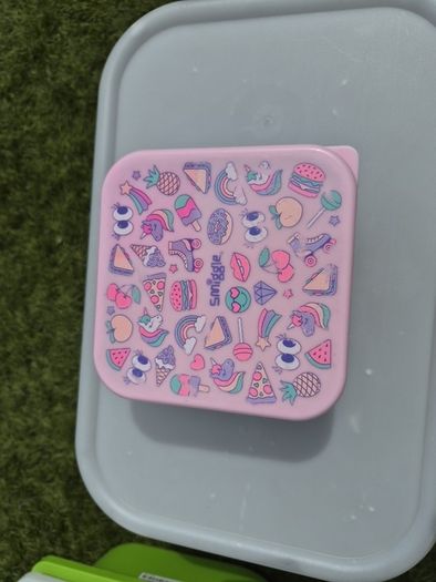 Smiggle lunch box set